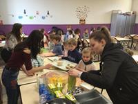 Un petit déjeuner à l'écolepour les CP du Buisson